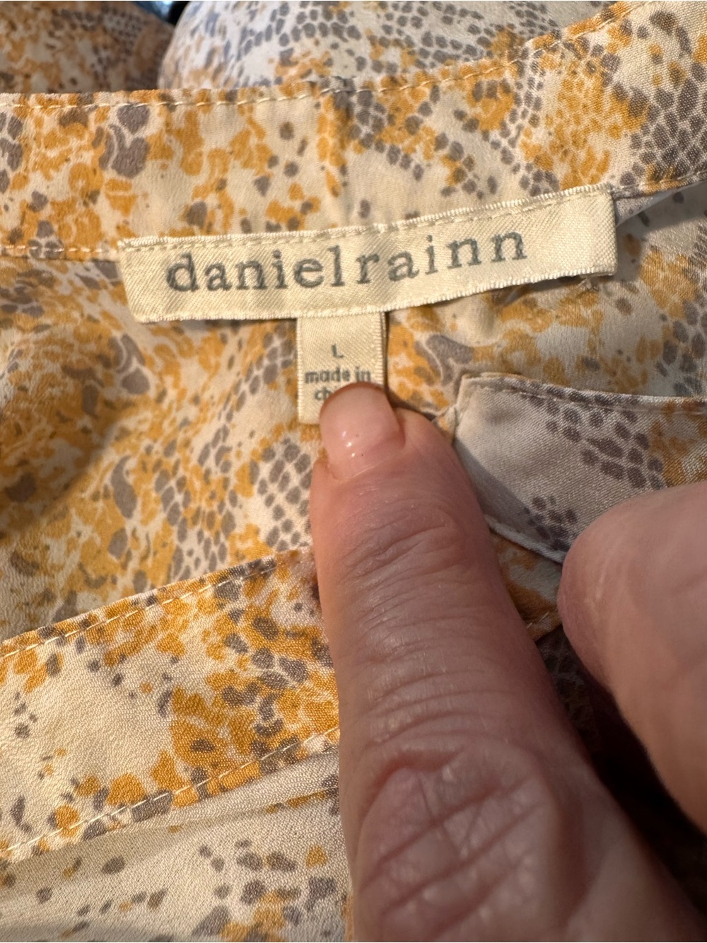 Daniel Rainn Sleeveless Tie-Neck Button Down Blouse - White, Yellow & Gray -Lg - Picture 8 of 9